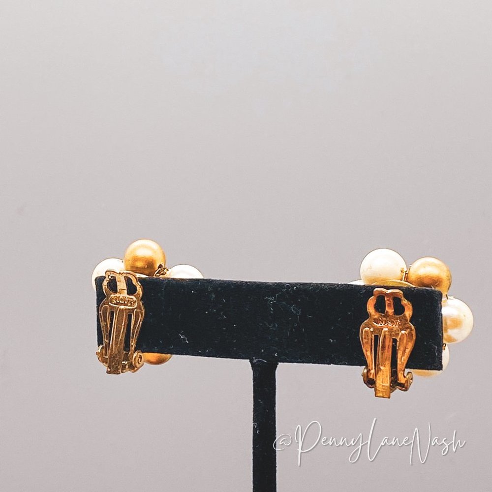 Vintage White & Blue Pearl Cluster Flower Stud Earrings - Picture 4 of 6